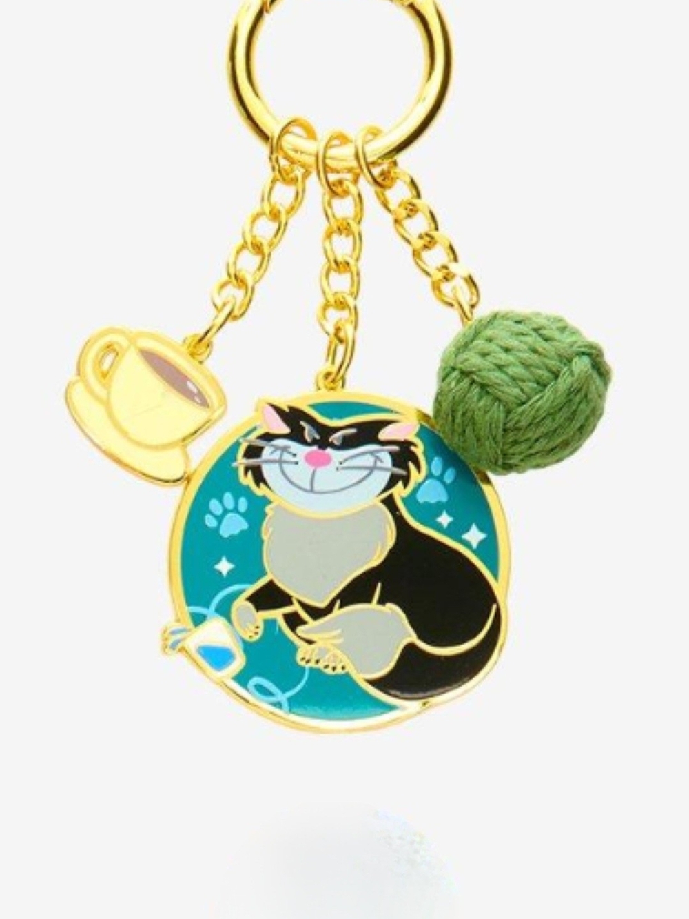 NWT Disney Cats & Dogs Yarn Ball Enamel Keychain Lucifer Cat From Cinderella
